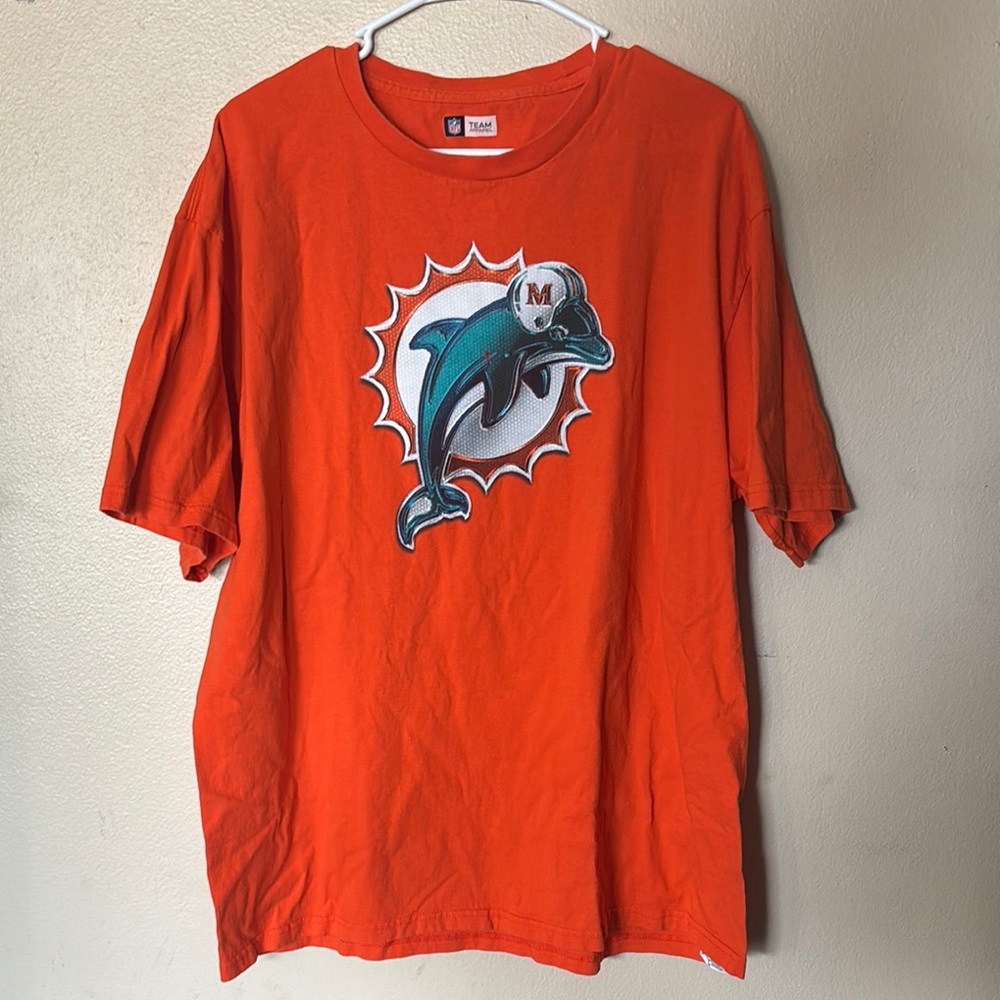 Miami Dolphins NFL Team Apparel Men’s XL T-shirt, Orange Dolphins Football Shirt